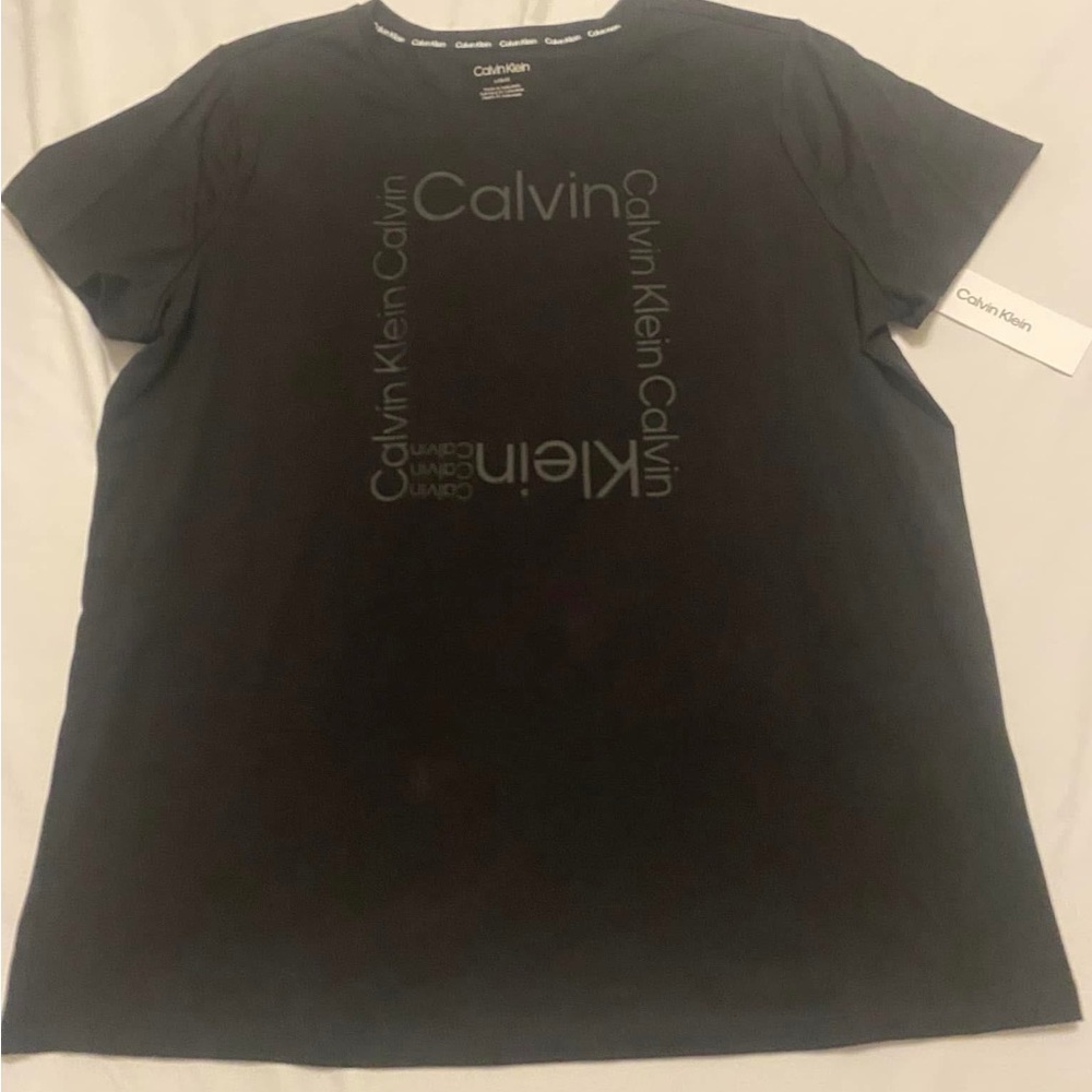Never worn. Smoke and pet free home